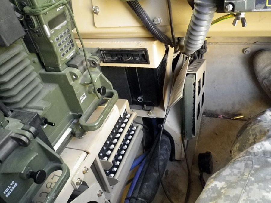 Детали интерьера Oshkosh M-ATV 2009 года  (фото 271 из 676)